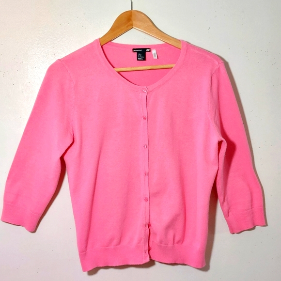 👚 Barbiecore-Inspired Bubble-Gum Pink Cardigan Sweater - Picture 1 of 8